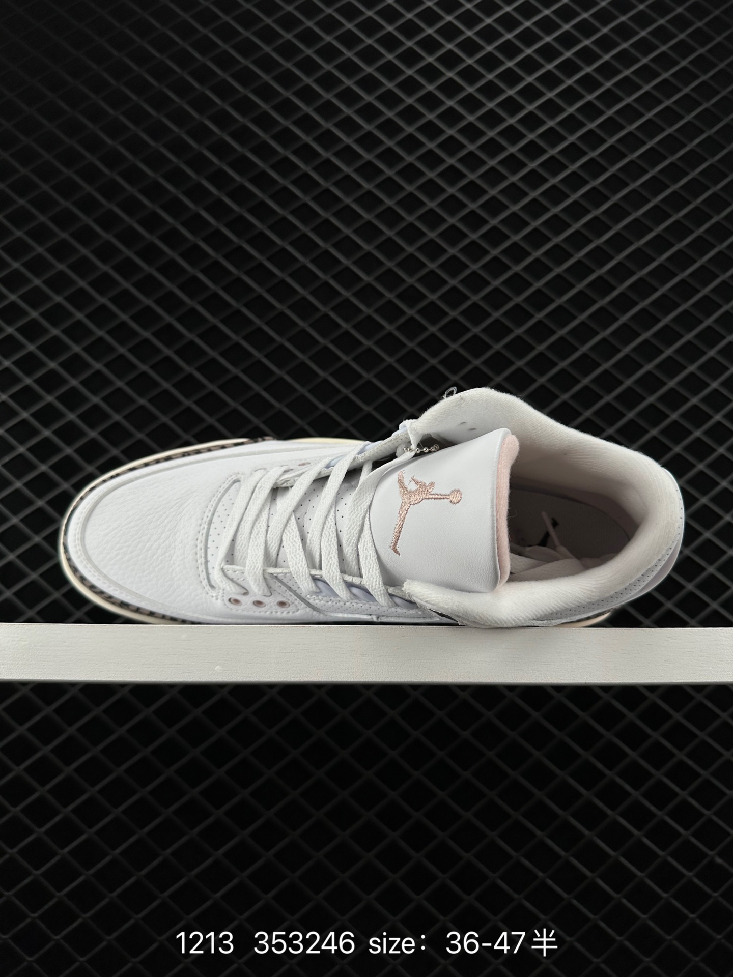 Nike Air Jordan 3 RetroDesert Cement